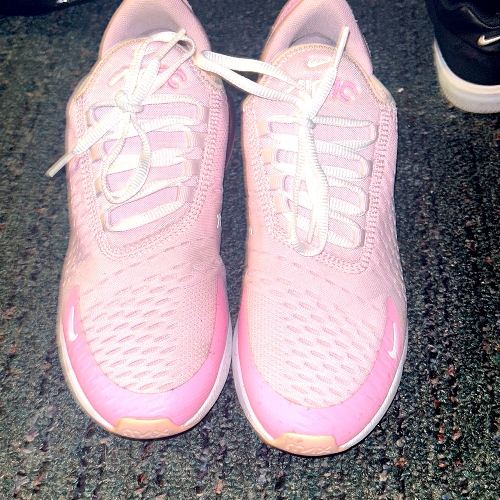Nike 270s youth 7